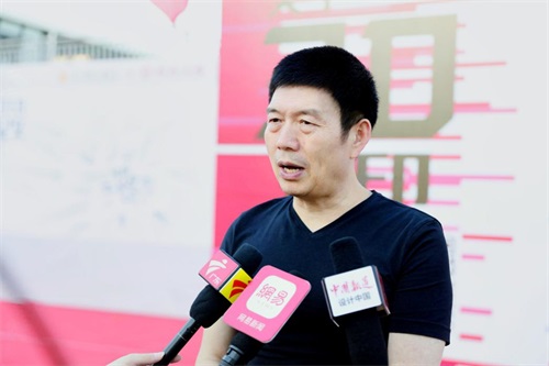 教育部职业艺术设计专业教学指导委员会秘书长  张来源教授